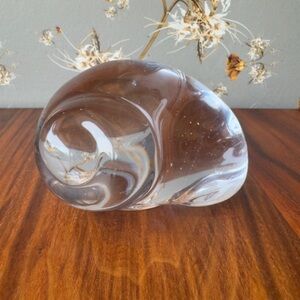 Vintage Shell Paperweight F7 poise